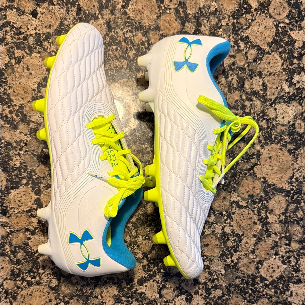 Under Armour Magnetico Pro 3 FG Womens Soccer Cleats White 3027497-101 Size 9